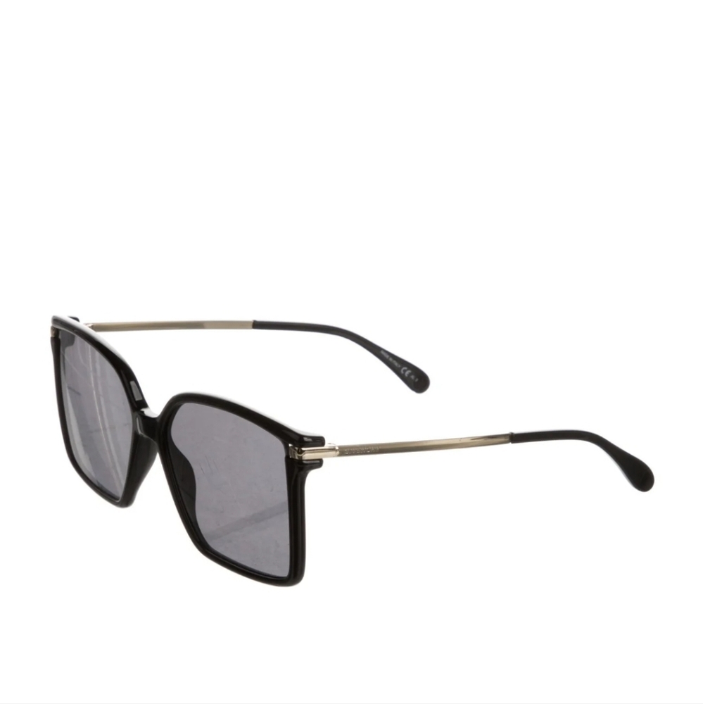 Givenchy Oversize Tinted Sunglasses - Picture 3 of 4